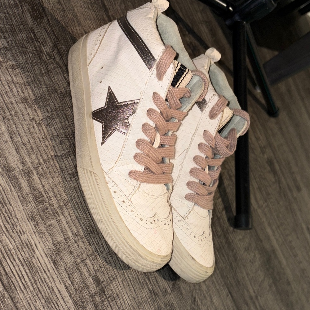 ShuShop Women's Sneakers with Black Star and Cream Accents